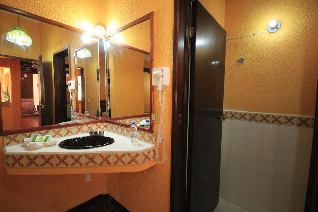 Hotel Plaza Santo Domingo San Cristóbal de Las Casas Camera foto