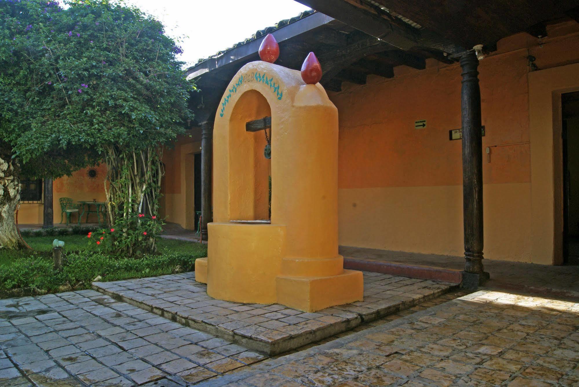 Hotel Plaza Santo Domingo San Cristóbal de Las Casas Esterno foto