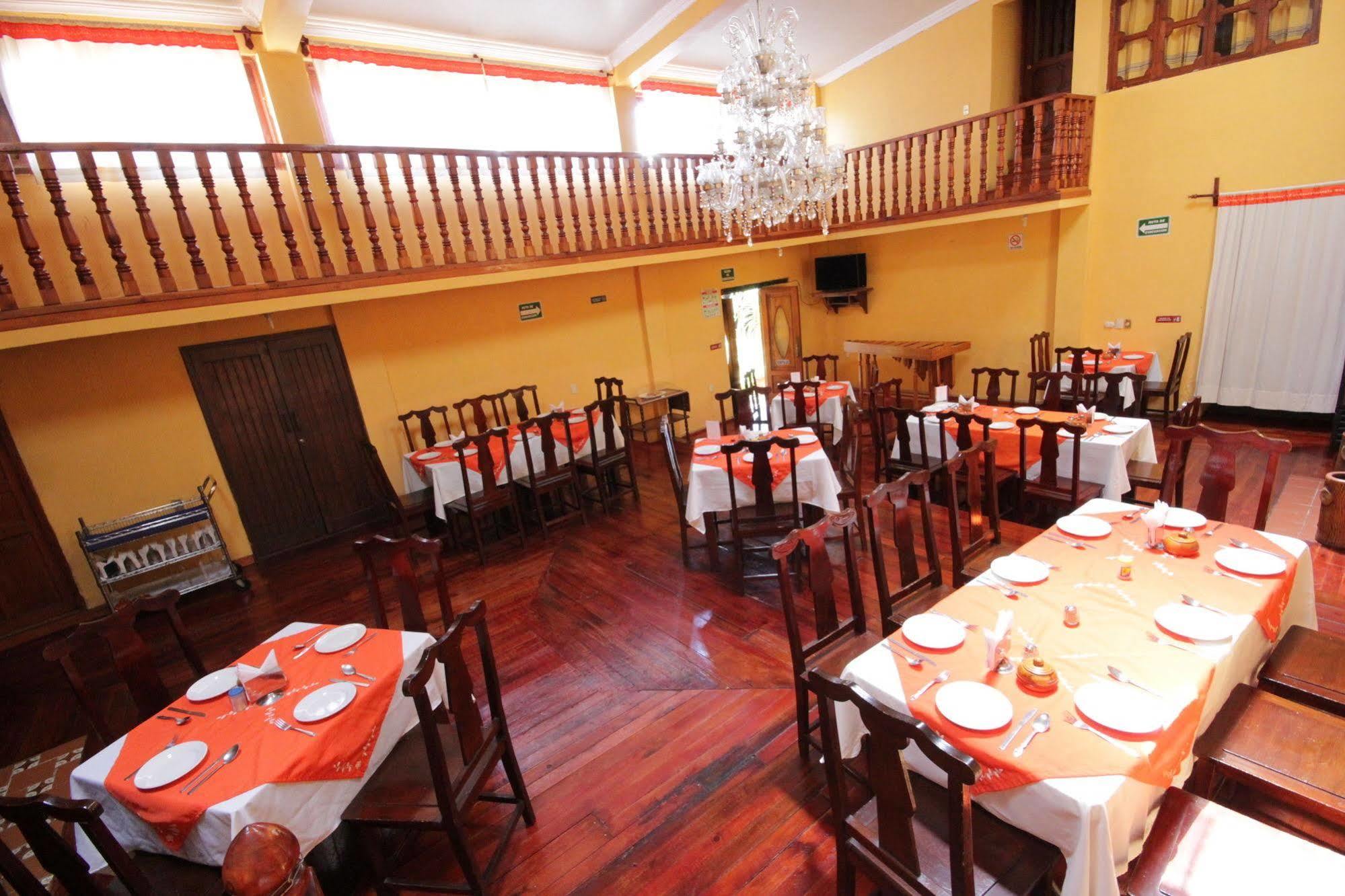 Hotel Plaza Santo Domingo San Cristóbal de Las Casas Esterno foto