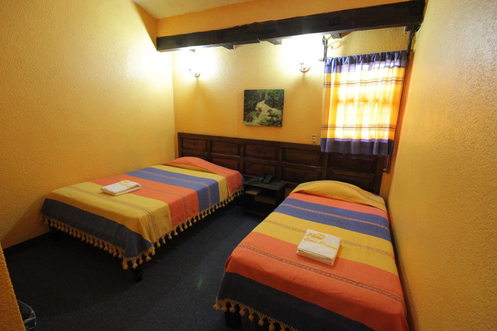 Hotel Plaza Santo Domingo San Cristóbal de Las Casas Esterno foto